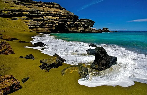 Descubra as praias mais inusitadas do mundo e embarque em uma jornada de aventura e beleza única. Prepare-se para se maravilhar!