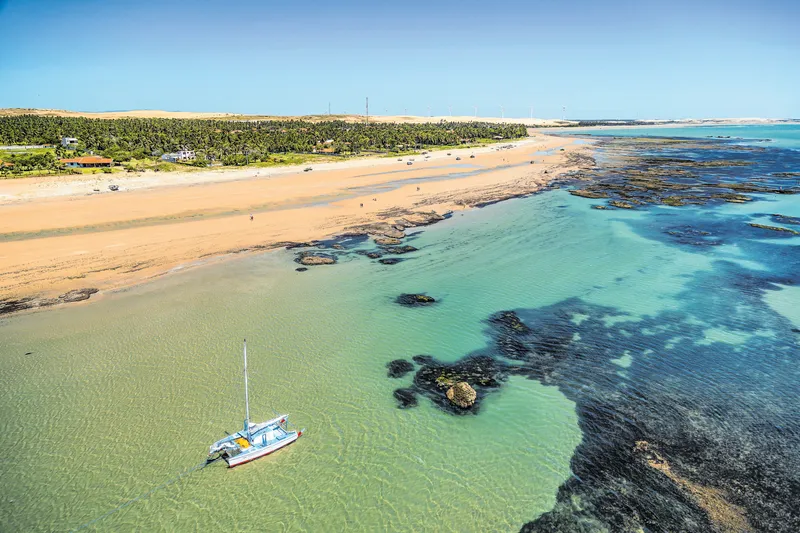 Descubra as 6 Praias Secretas do Ceará de Tirar o Fôlego que Você não Conhecia e desfrute de paraísos escondidos, com beleza natural única.